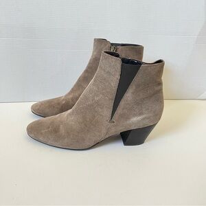 AQuatalia Faylynn Suede Leather Ankle Boots Side Zipper Taupe Neutral Size 8.5